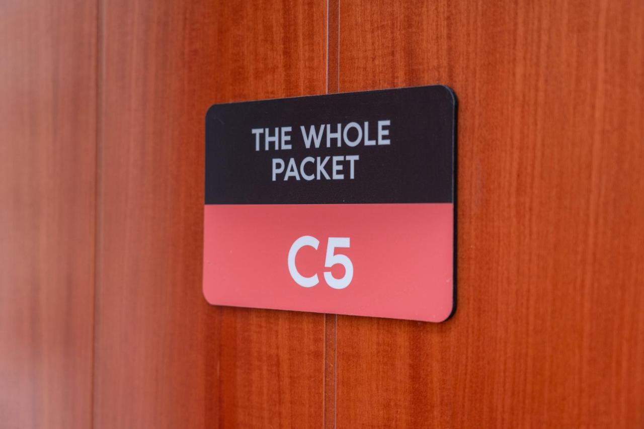 The Whole Packet C5 Center With Parking Apartment Larissa